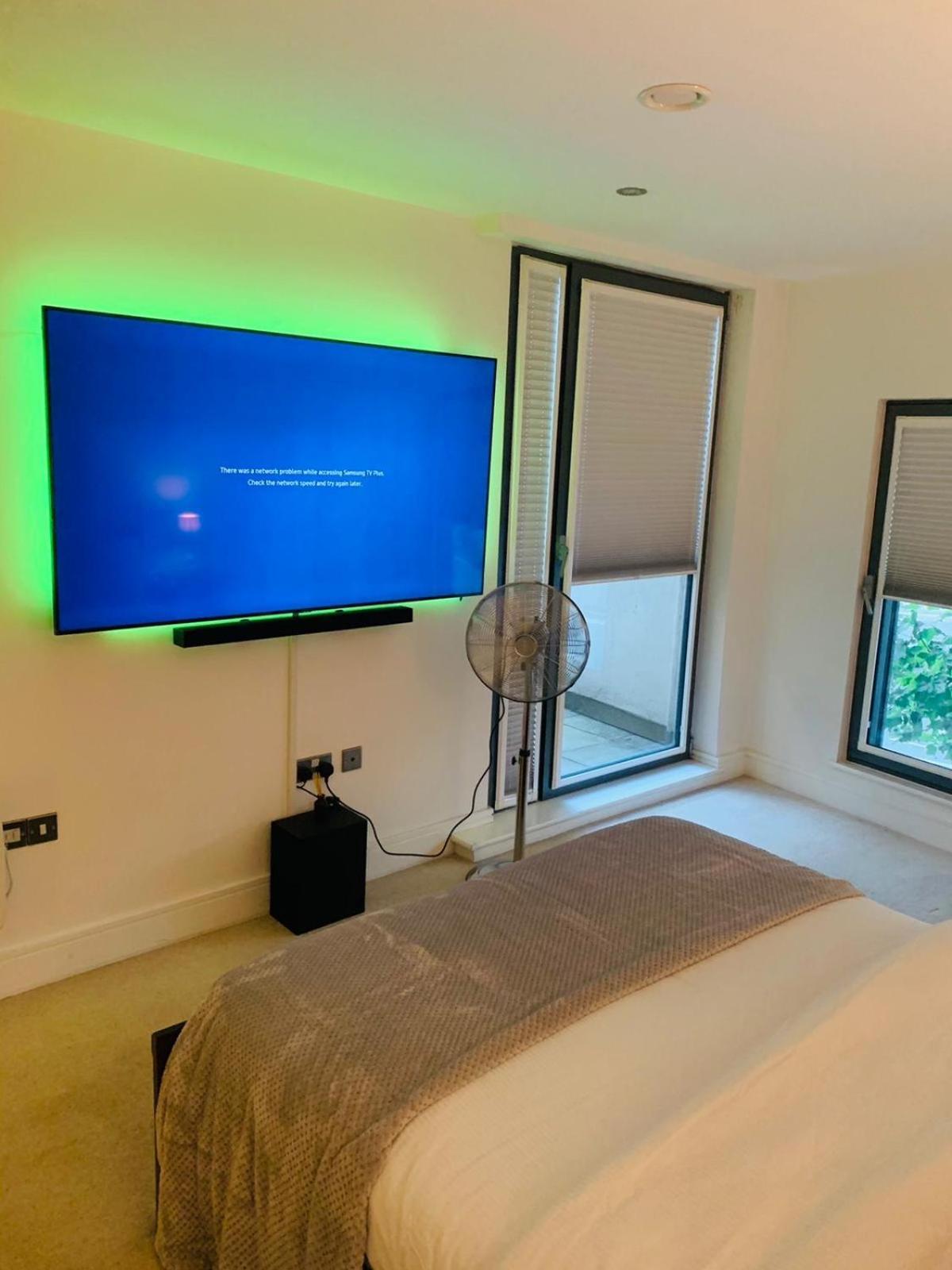 Canary Wharf View Apartments Londra Esterno foto