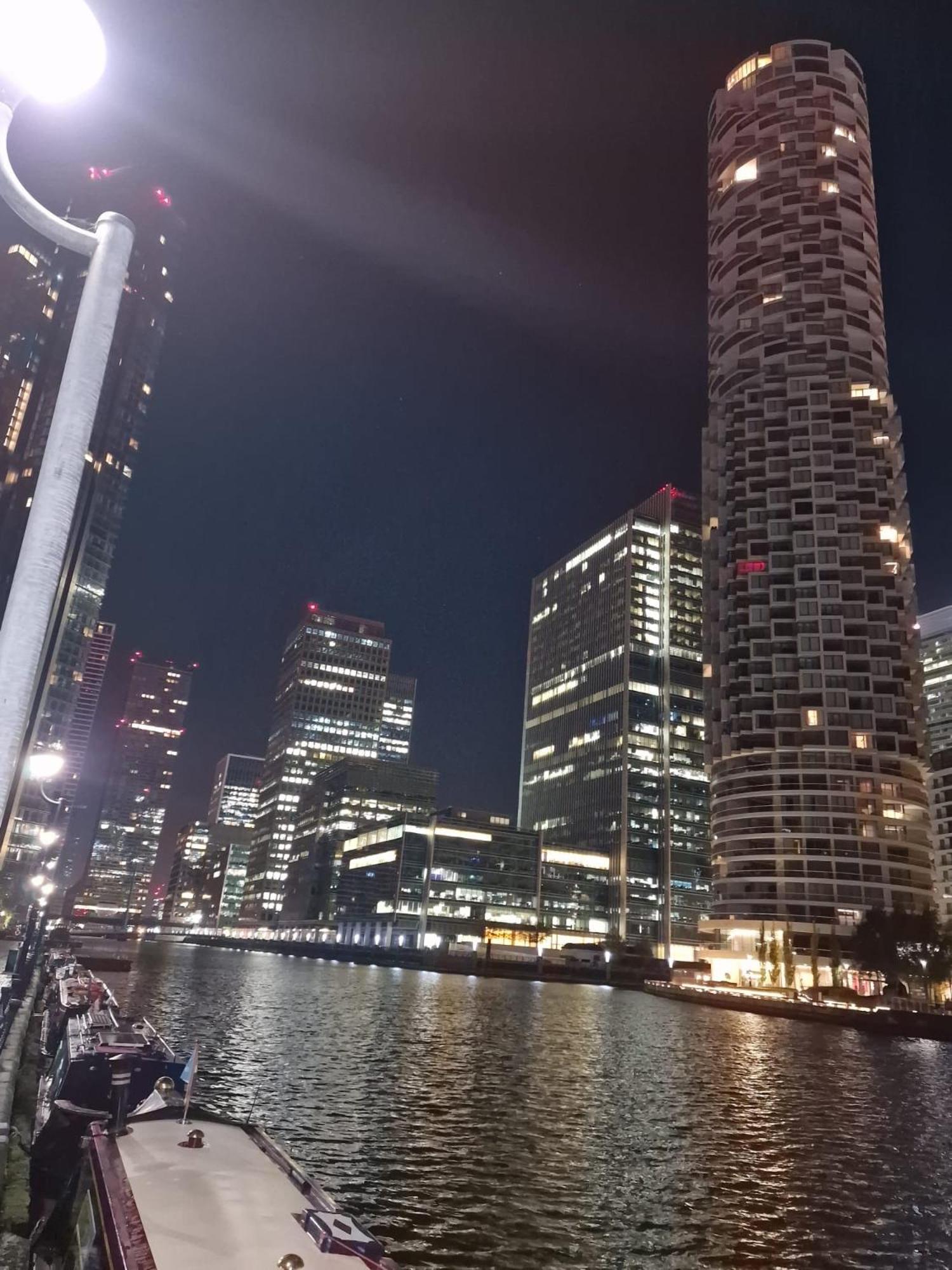 Canary Wharf View Apartments Londra Esterno foto